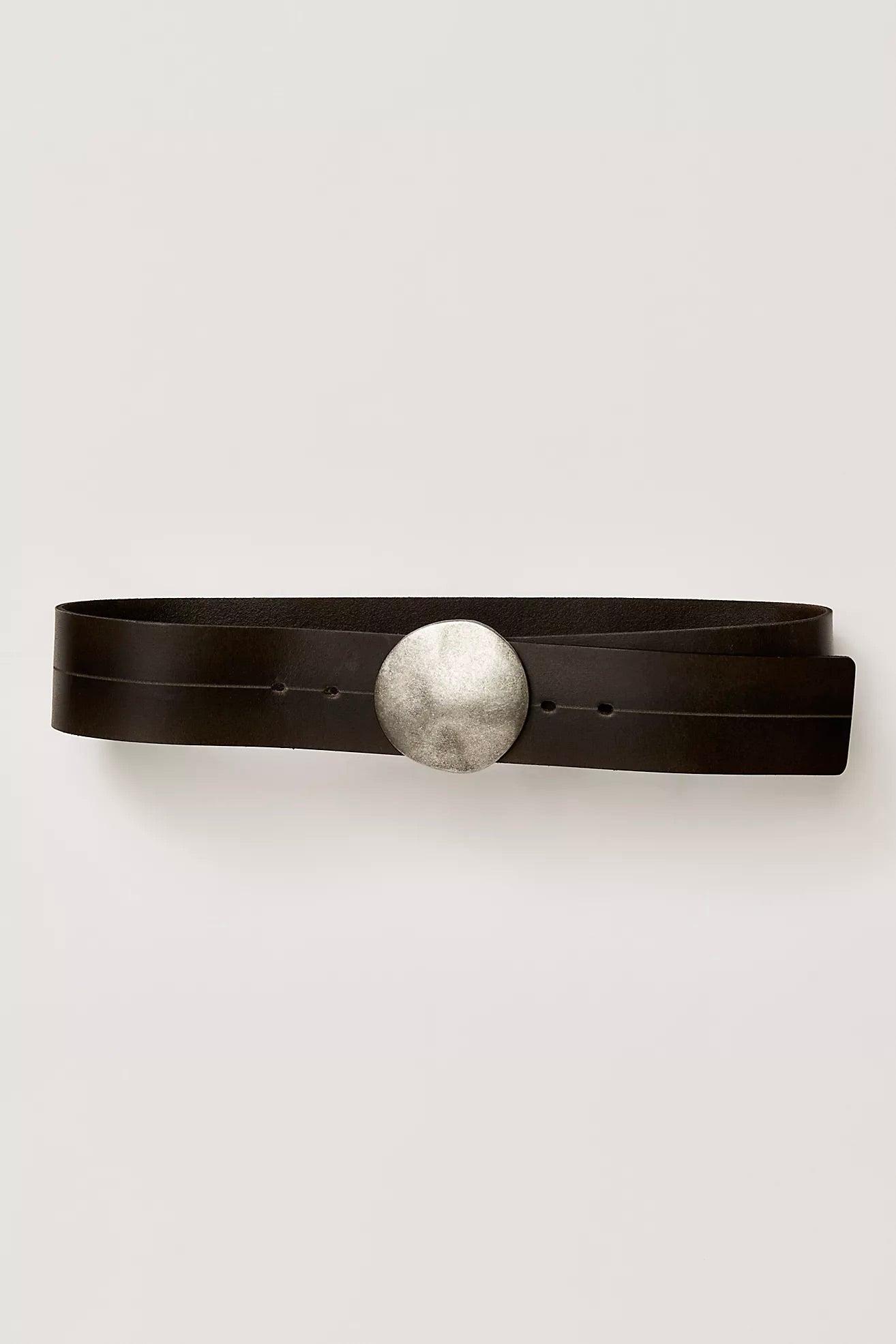 belt with circle buckle with rustic style