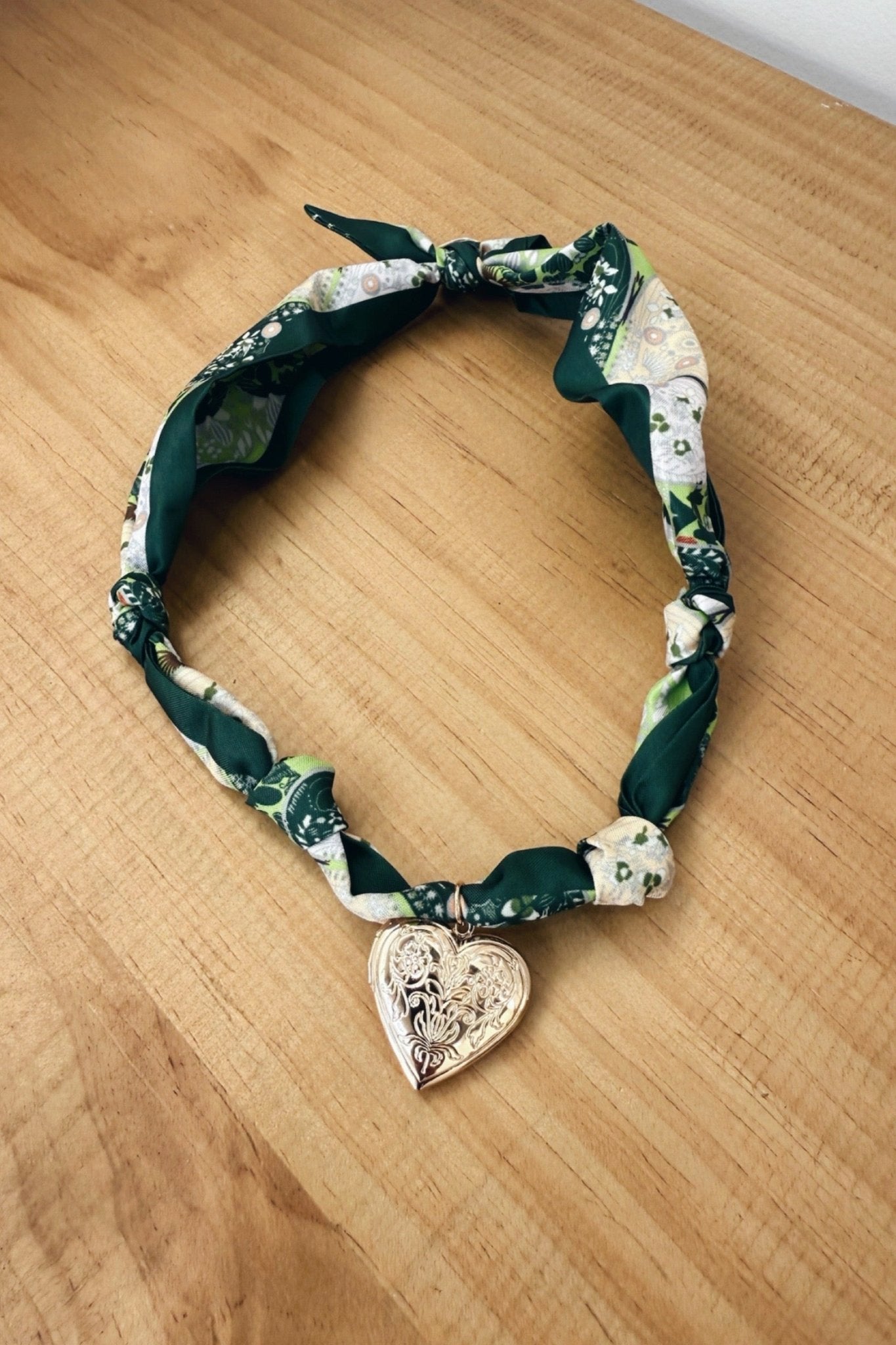 Lover's Trace Scarf Necklace