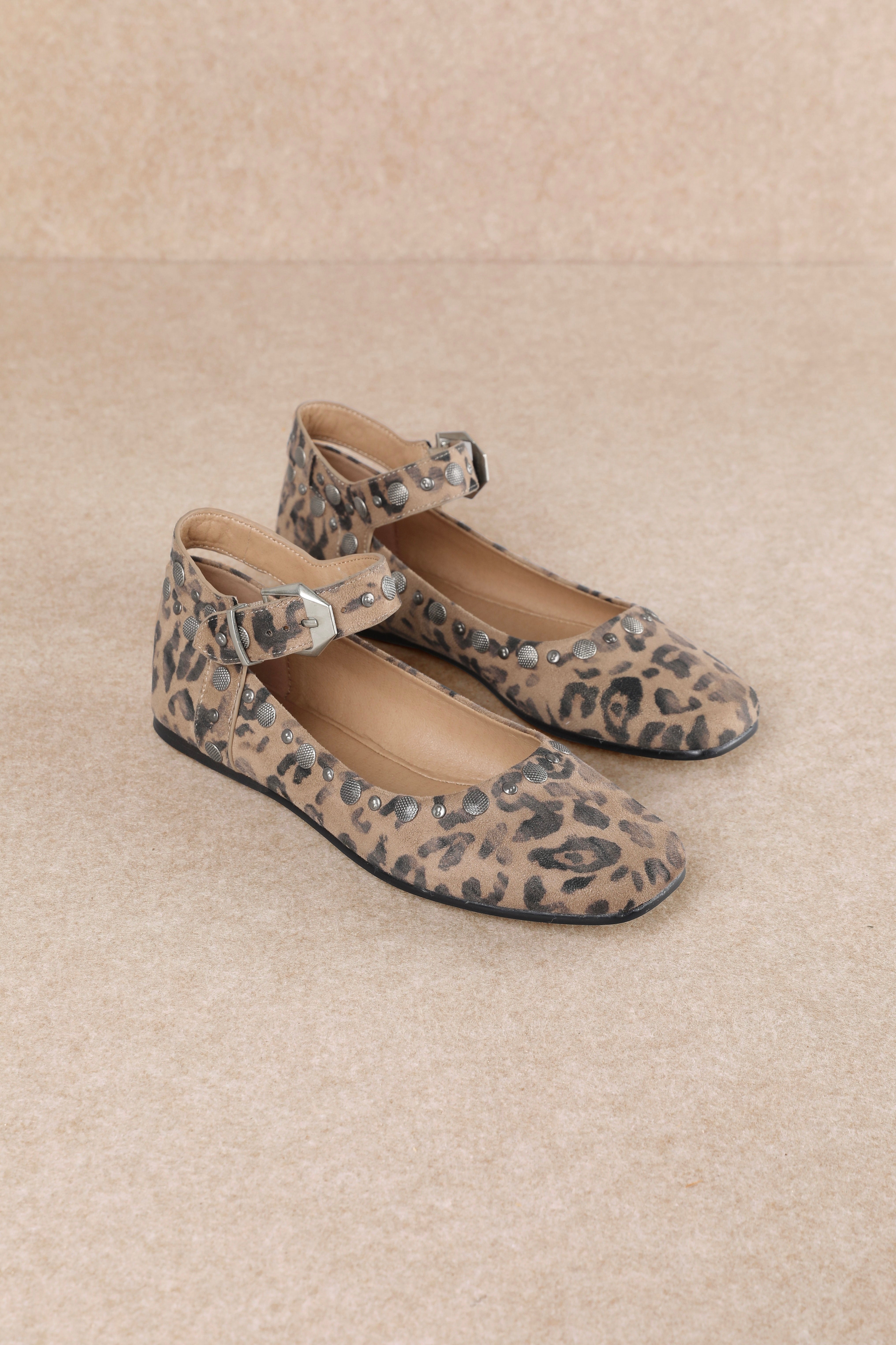 Side Eye Studded Ballet Flats