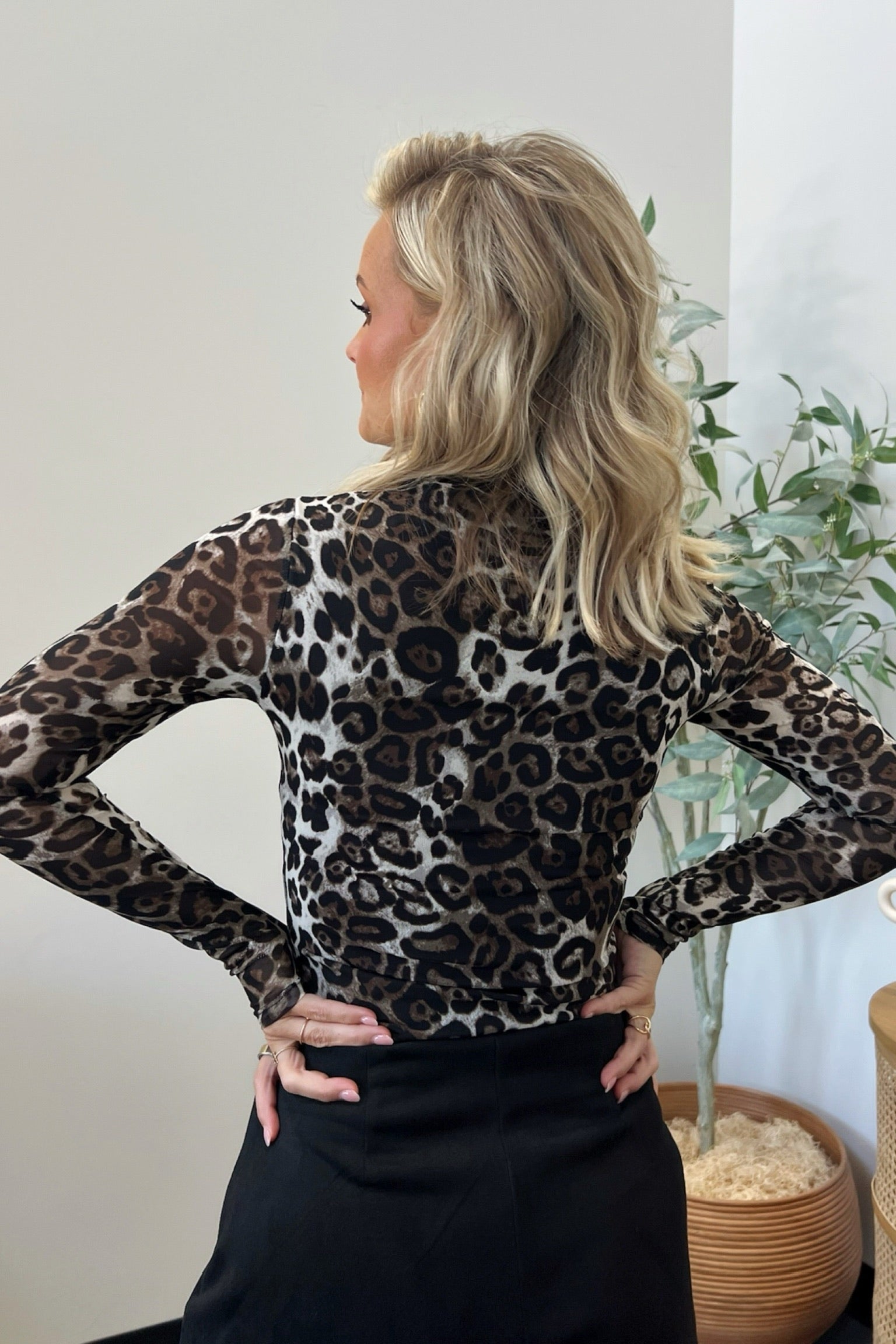 Face Card Leopard Mesh Top