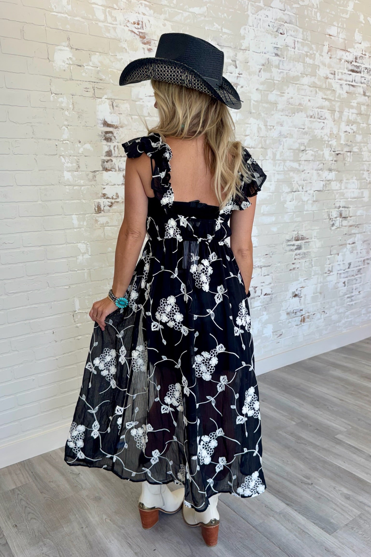 Queen Of The Night Embroidered Sheer Duster