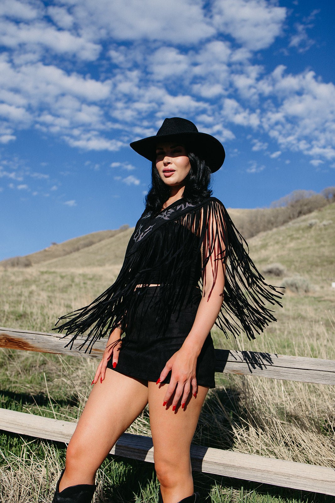 Western fringe cape, embroidered black cape, festival fashion, rodeo outfit, boot stitch embroidery, cowgirl statement piece, fringe wrap, western layering.