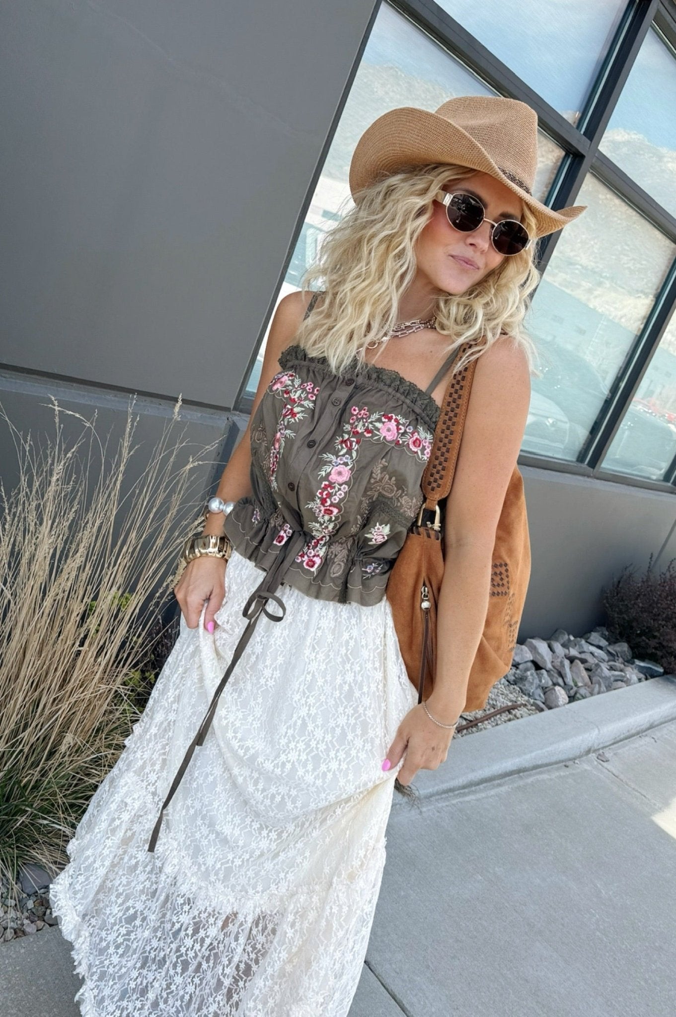 embroidered tank top, poplin tie front top, button down summer tank, feminine boho blouse, lightweight sleeveless top, adjustable waist tank, floral embroidery top