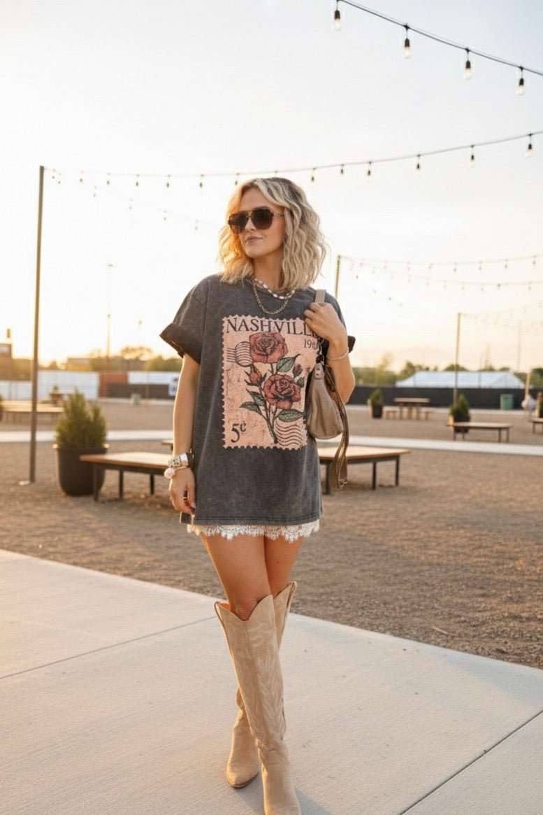 short sleeve graphic tee with rose letter stamp design
