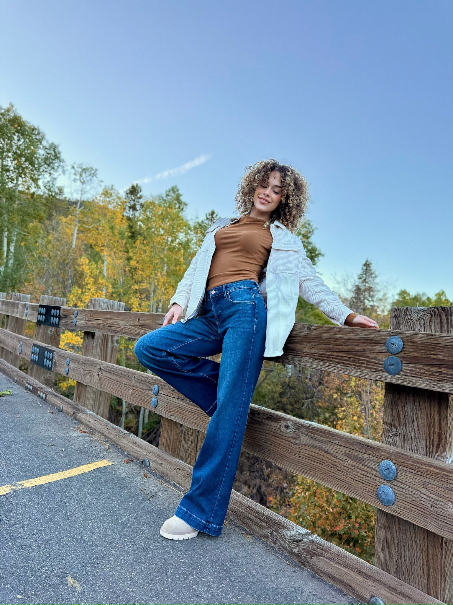 Mid Tempo Wide Leg Jeans