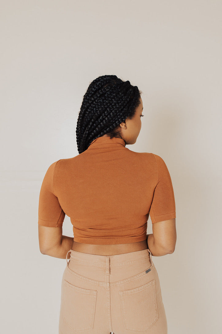 Luxe Seamless Crop Turtle Neck