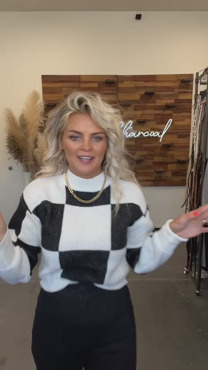 Navie Checkered Crop Sweater