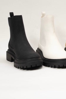 Rumbali Platform Heel Booties
