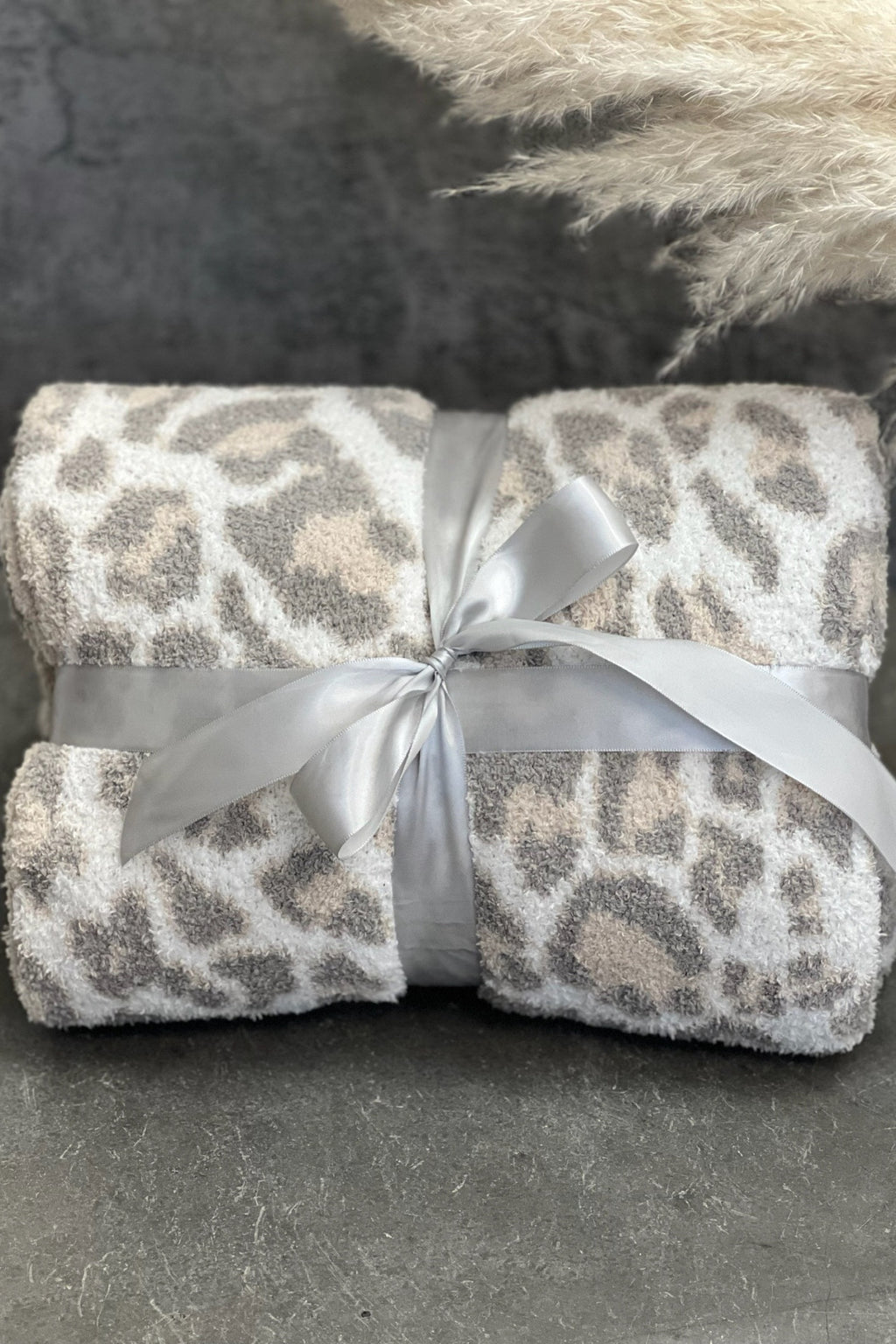 Victoria Fuzzy Blanket