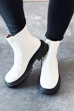 Rumbali Platform Heel Booties